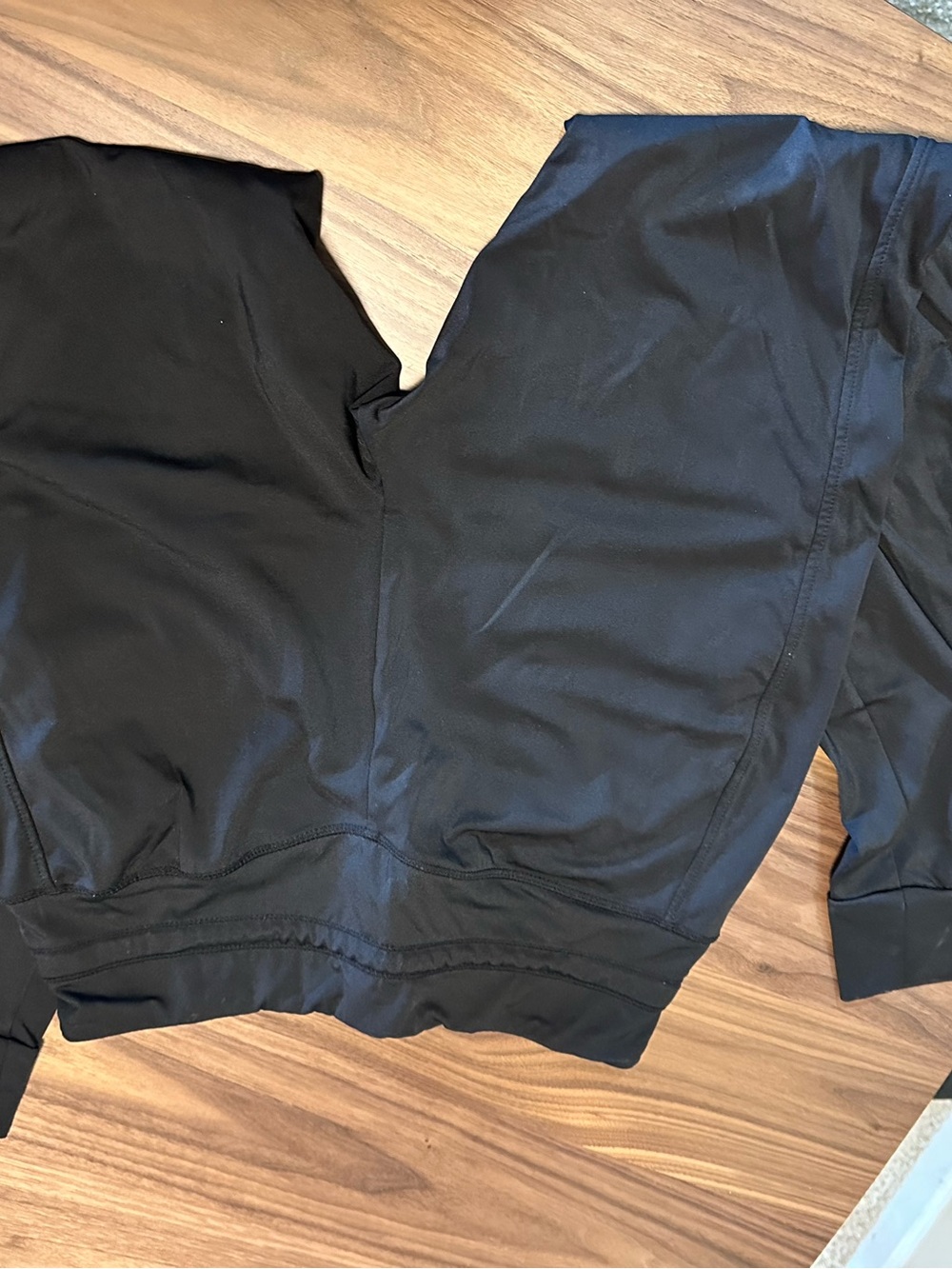 2 pairs Halara pants - Picture 3 of 6